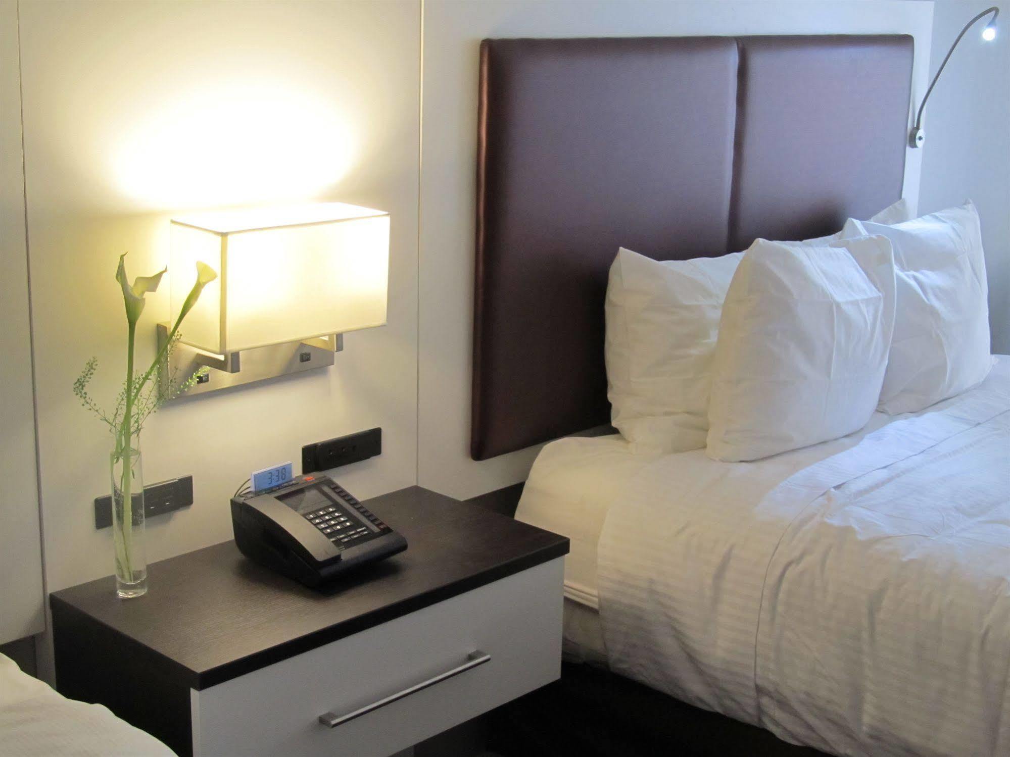 The Saint James Hotel, Ascend Hotel Collection Toronto Zewnętrze zdjęcie